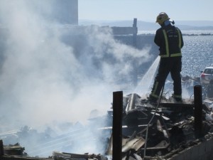ISLA VIONTA - INCENDIO FABRICA AGUIÑO
