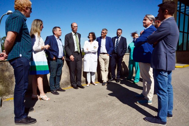 Jesús Vázquez Almuiña, e o alcalde de Ribeira, Manuel Ruiz Rivas, asinarán un convenio de cooperación para a execución das obras de ampliación das urxencias do Hospital do Barbanza