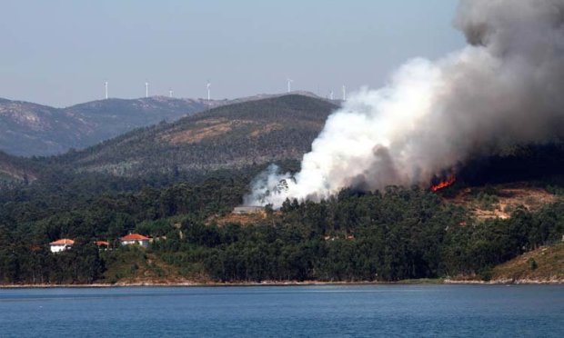 INCENDIO RIANXO HIDROAVIONES /