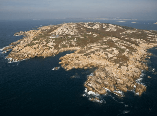 aguiño isla de salvora vista general.jpg