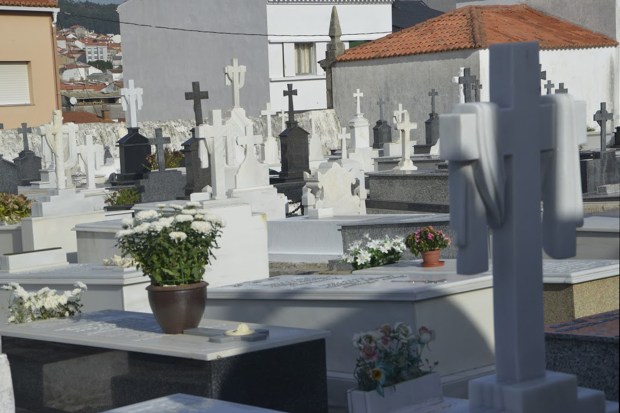 cemiterio riveria.jpg